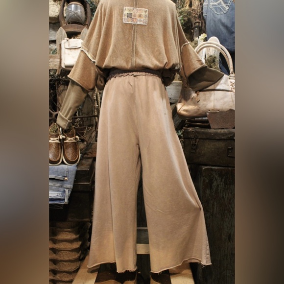 NWT ZENANA Ash Mocha Mineral Wash Terry Cloth Wide Leg Crop Pant Boho Size Med - Picture 5 of 10